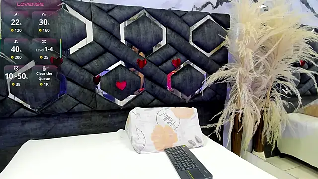 Snapshot of Amy_Dowson chatting on October 15, 2025, 2:25 pm Amy Dowson online show from October 15, 2025, 2:25 pm