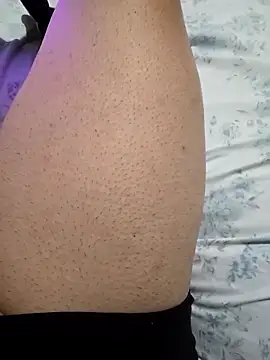 maxelbueno online show from October 2, 2025, 3:43 am