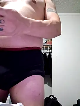 maxelbueno online show from October 6, 2025, 4:35 am