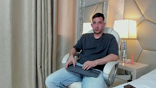 matti de lucaa online show from October 3, 2025, 6:09 pm