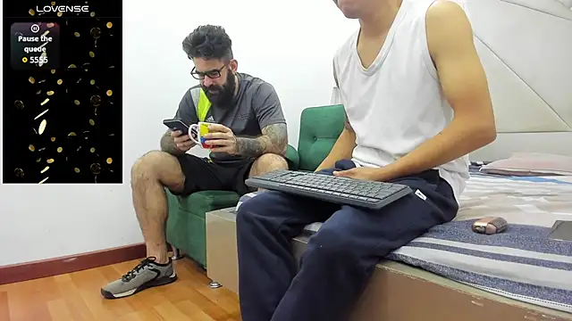 Snapshot of Harald_Smed chatting on October 16, 2025, 1:19 pm Harald Smed online show from October 16, 2025, 1:19 pm