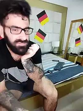 Snapshot of Harald_Smed chatting on October 1, 2025, 1:15 pm Harald Smed online show from October 1, 2025, 1:15 pm