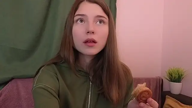 KeikoWideman online show from October 2, 2025, 8:12 pm