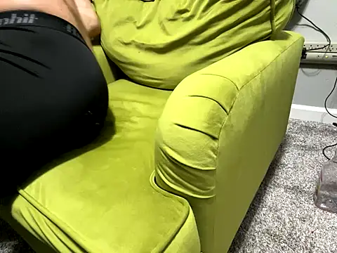 Mickelangello75 online show from October 29, 2025, 1:10 pm