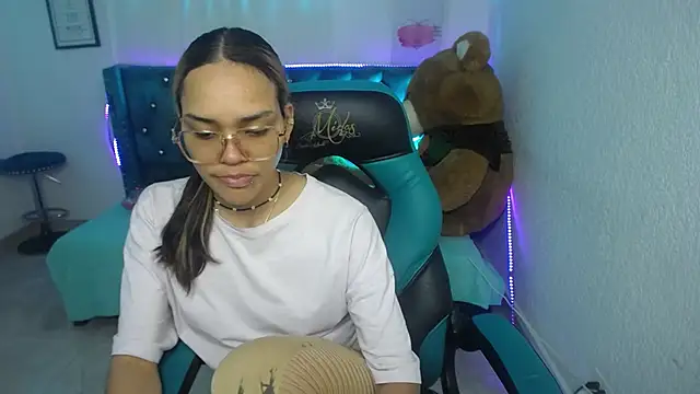 Lola bikers m online show from September 22, 2025, 1:28 pm