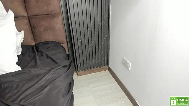 Snapshot of Sussy_Vixen chatting on October 18, 2025, 9:33 am Sussy Vixen online show from October 18, 2025, 9:33 am