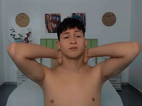 Snapshot of Axel_savage chatting on September 17, 2025, 12:07 pm Axel savage online show from September 17, 2025, 12:07 pm