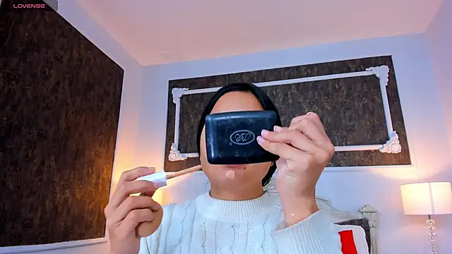 SharonBonet online show from October 28, 2025, 11:20 am