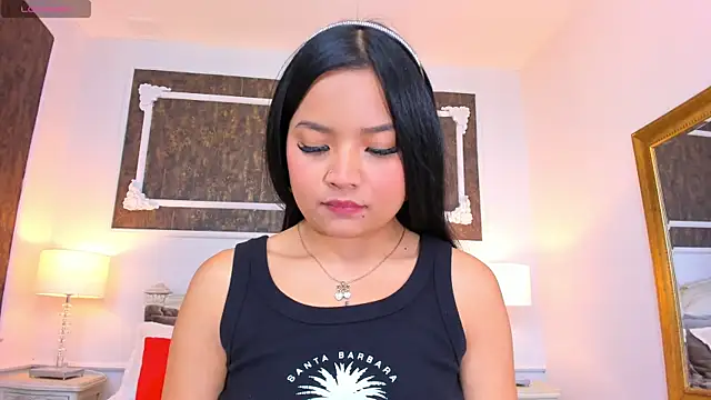 SharonBonet online show from October 26, 2025, 2:17 pm