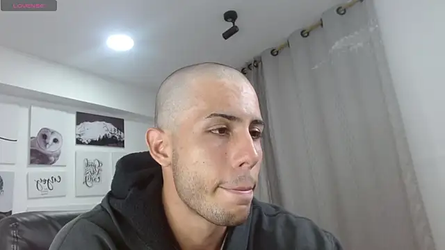 Snapshot of curbjerry chatting on October 18, 2025, 8:55 pm curbjerry online show from October 18, 2025, 8:55 pm