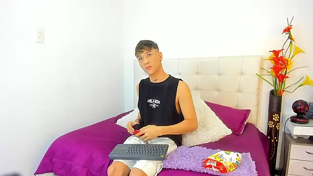 Snapshot of Party_sex_strovers chatting on September 15, 2025, 8:20 pm Party sex strovers online show from September 15, 2025, 8:20 pm