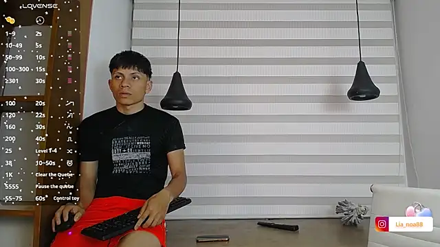 Snapshot of Lia_Teen chatting on September 21, 2025, 1:44 am Lia Teen online show from September 21, 2025, 1:44 am