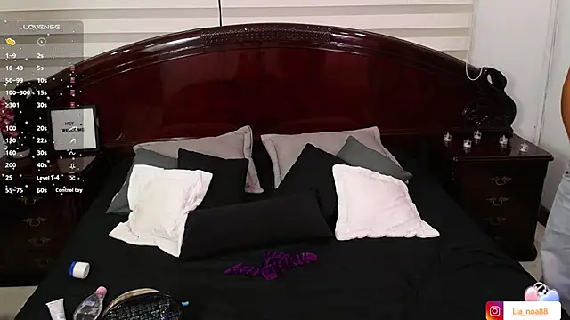 Snapshot of Lia_Teen chatting on October 4, 2025, 1:29 am Lia Teen online show from October 4, 2025, 1:29 am