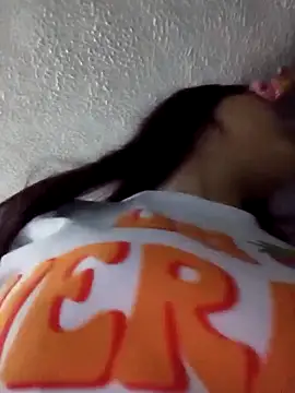 Snapshot of Lia_Teen chatting on September 28, 2025, 2:18 am Lia Teen online show from September 28, 2025, 2:18 am