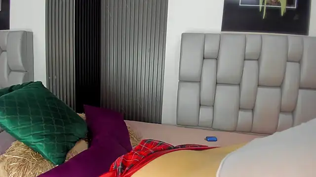 Snapshot of Gia-Malkova chatting on October 30, 2025, 9:22 pm Gia-Malkova online show from October 30, 2025, 9:22 pm