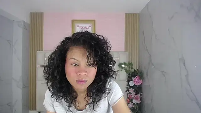 catalina5 s online show from April 8, 2026, 3:08 am