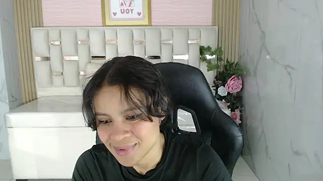 catalina5 s online show from March 21, 2026, 3:19 am