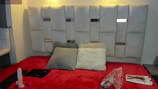 Snapshot of OliverMontiel chatting on October 2, 2025, 7:28 pm OliverMontiel online show from October 2, 2025, 7:28 pm