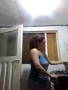 mommy estefy online show from September 11, 2025, 1:33 pm