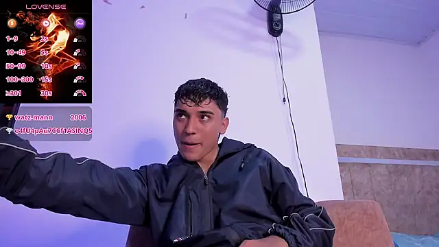 Austin Cardieff  online show from September 23, 2025, 7:54 pm