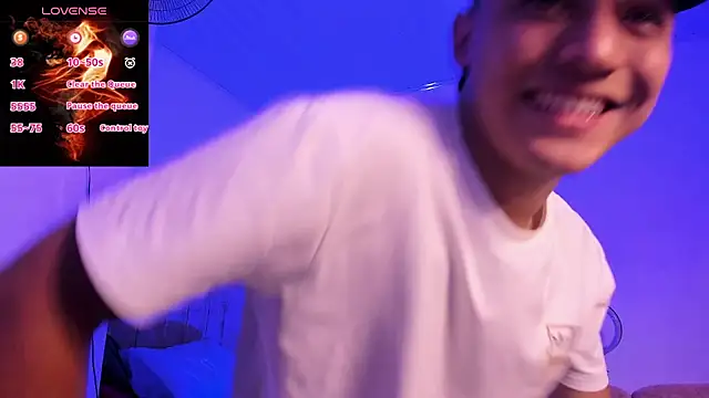 Austin Cardieff  online show from October 22, 2025, 8:08 pm