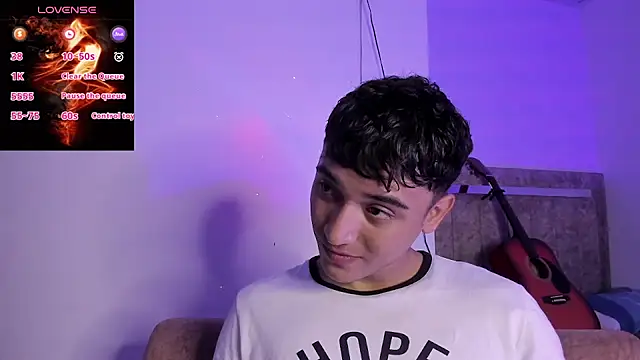 Austin Cardieff  online show from September 30, 2025, 8:04 pm