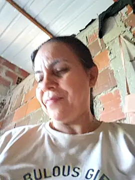 Lucerito-Hot online show from September 28, 2025, 2:57 pm