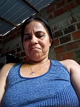 Lucerito-Hot online show from November 10, 2025, 12:43 pm