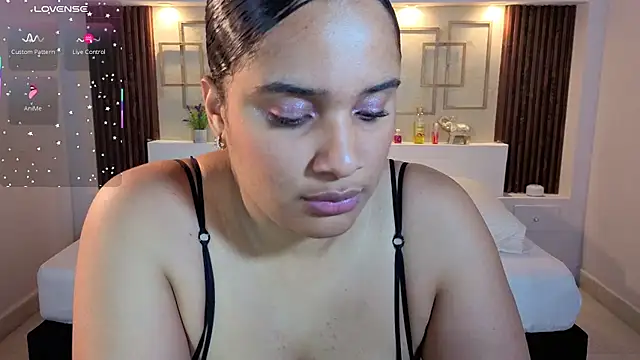 ZaraRose9 online show from September 18, 2025, 7:39 pm
