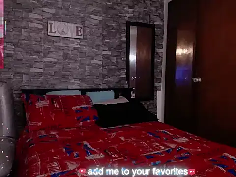 Snapshot of Inferno_Molly chatting on October 21, 2025, 12:43 am Inferno Molly online show from October 21, 2025, 12:43 am