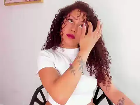 Sofiapassionne online show from November 23, 2025, 2:16 pm