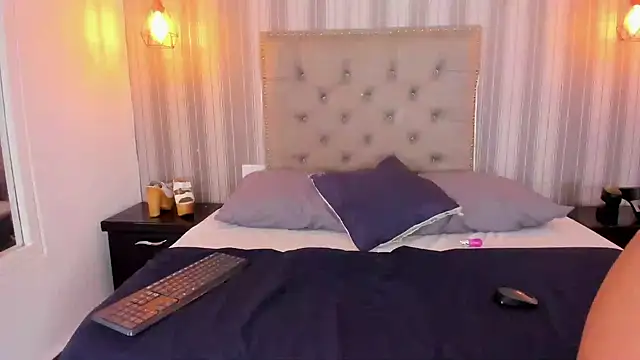 Sofiapassionne online show from October 17, 2025, 12:40 pm