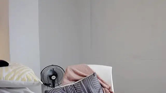 Snapshot of Dulce__Lovee chatting on September 25, 2025, 11:49 am Dulce Lovee online show from September 25, 2025, 11:49 am