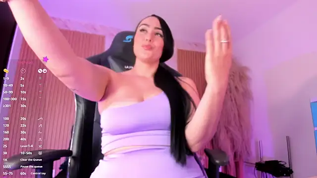 Snapshot of ashly_moonn chatting on October 4, 2025, 2:18 pm ashly moonn online show from October 4, 2025, 2:18 pm