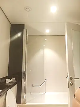 Snapshot of Astrid3 chatting on September 29, 2025, 10:15 pm Astrid3 online show from September 29, 2025, 10:15 pm