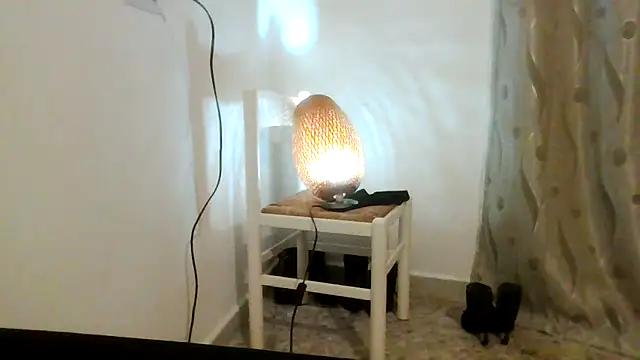 Snapshot of Astrid3 chatting on December 22, 2025, 2:11 am Astrid3 online show from December 22, 2025, 2:11 am