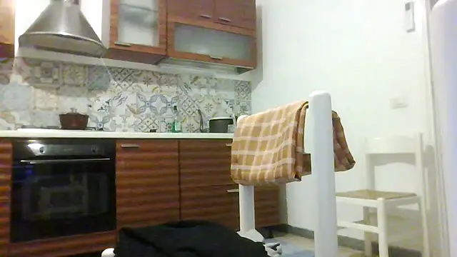 Snapshot of Astrid3 chatting on December 18, 2025, 7:29 pm Astrid3 online show from December 18, 2025, 7:29 pm