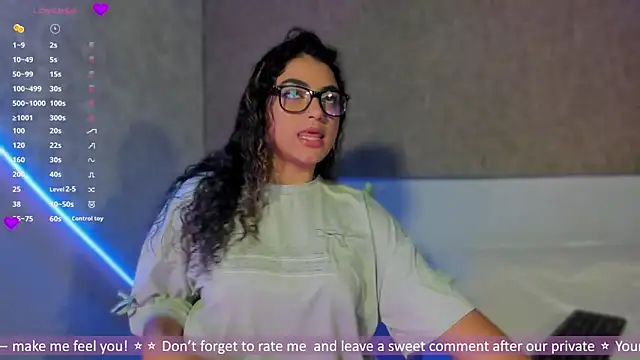 Salomeferreira  online show from October 13, 2025, 5:25 pm