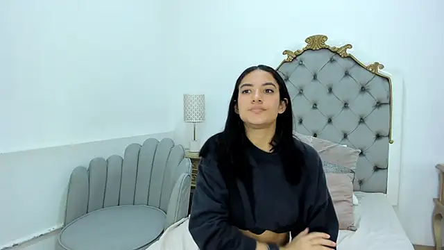 Skylerwhite02 online show from December 14, 2025, 8:09 am