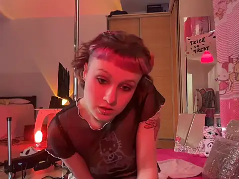 Snapshot of MystiqueRoxy chatting on November 2, 2025, 12:15 am MystiqueRoxy online show from November 2, 2025, 12:15 am