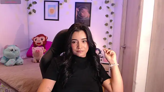 MarilynWhite  online show from September 29, 2025, 3:35 am