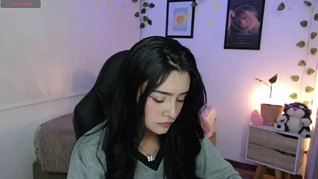 MarilynWhite  online show from September 25, 2025, 2:28 am