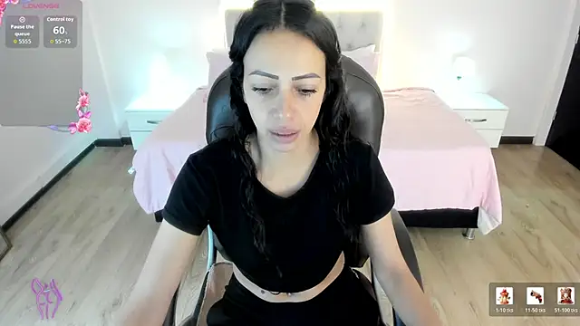 Mariam Lopez   online show from April 18, 2026, 3:31 am