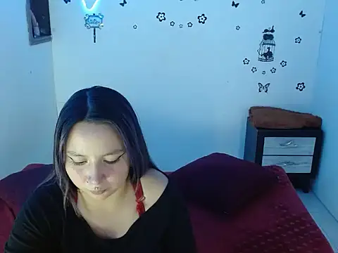 Mia2xsmith online show from November 7, 2025, 5:23 am