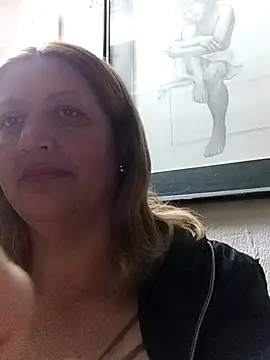 Snapshot of ROOMIINA chatting on November 19, 2025, 12:43 am ROOMIINA online show from November 19, 2025, 12:43 am