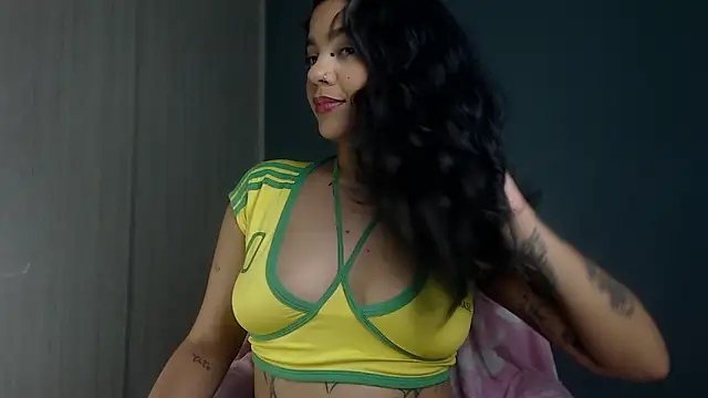 Snapshot of ObeyVal chatting on October 9, 2025, 5:30 am ObeyVal online show from October 9, 2025, 5:30 am