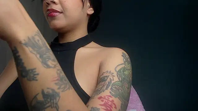 Snapshot of ObeyVal chatting on October 2, 2025, 11:08 pm ObeyVal online show from October 2, 2025, 11:08 pm