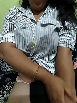 Snapshot of Monika_9Gupta070 chatting on September 26, 2025, 5:42 pm Monika 9Gupta070 online show from September 26, 2025, 5:42 pm