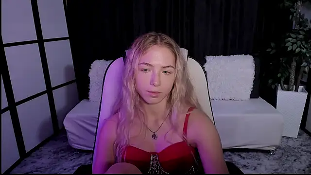 Snapshot of Susan_Mimi chatting on October 24, 2025, 2:43 am Susan Mimi online show from October 24, 2025, 2:43 am