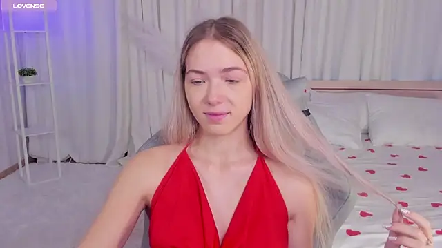 Snapshot of Susan_Mimi chatting on October 13, 2025, 1:18 am Susan Mimi online show from October 13, 2025, 1:18 am